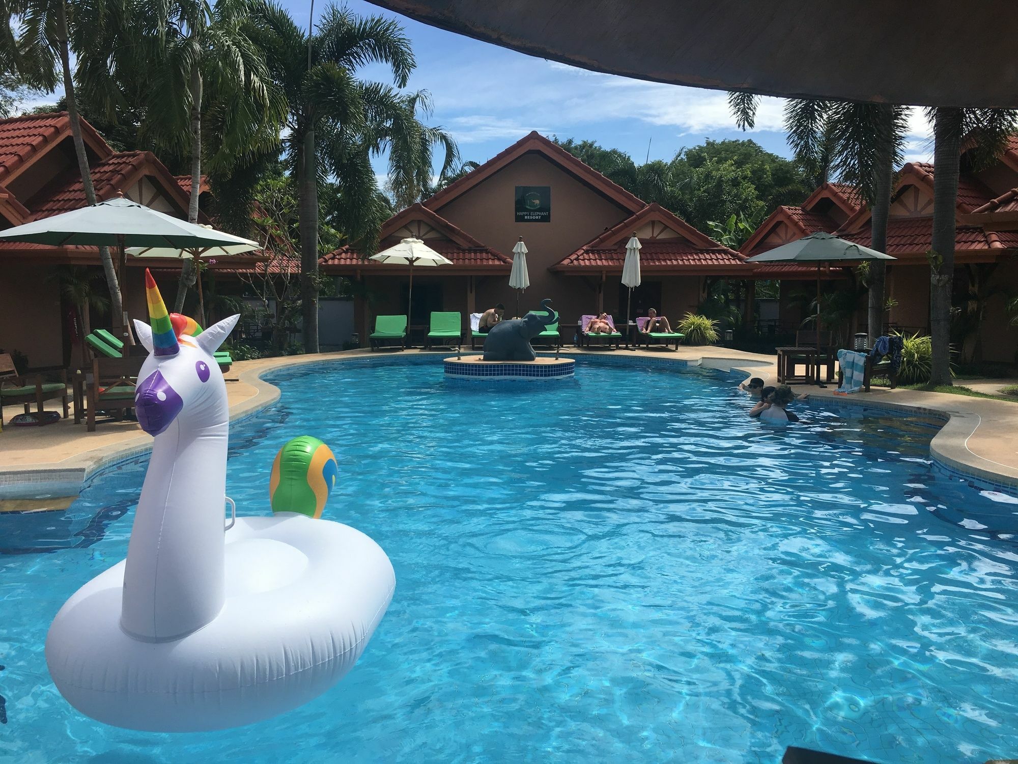 The Resort Happy Elephant Rawai 외부 사진
